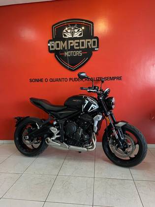 TRIUMPH TRIDENT 660 